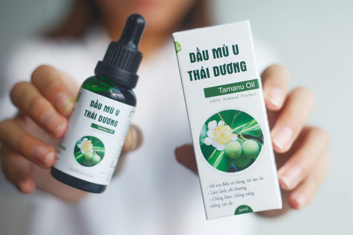 Nhiều lô Dầu mù u Thái Dương kém chất lượng, Bộ Y tế thu hồi khẩn- Ảnh 1.