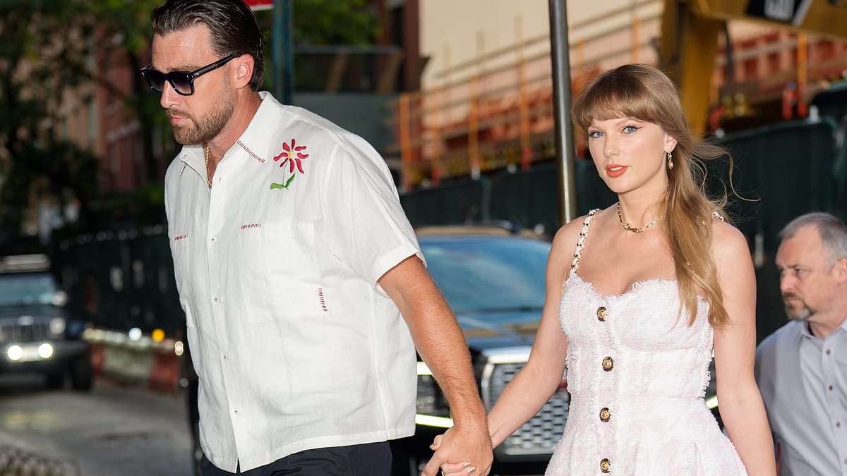 Taylor Swift khóc bên giường bệnh của bố, bạn trai cầu thủ phản ứng gây sốt, nhận tiếng 