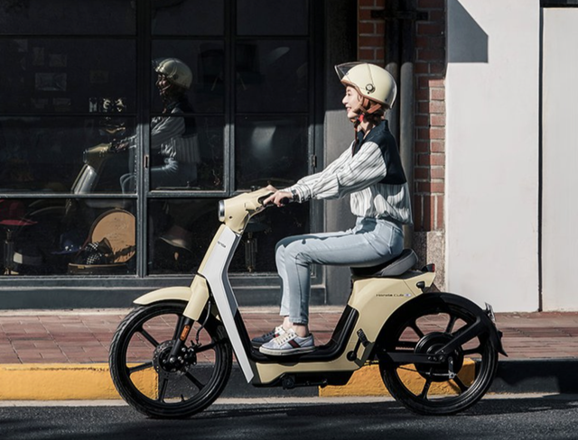 Honda bán xe Cub hơn 80 triệu, bản chạy điện chỉ hơn 20 triệu đã về: Dáng đẹp lạ, chỉ có thể đi một mình- Ảnh 4.
