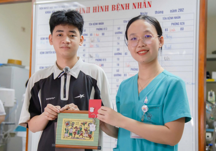 Chống chọi với ung thư máu, nam sinh xuất sắc đạt 28 điểm khối A- Ảnh 3.