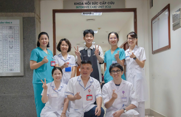Chống chọi với ung thư máu, nam sinh xuất sắc đạt 28 điểm khối A- Ảnh 1.