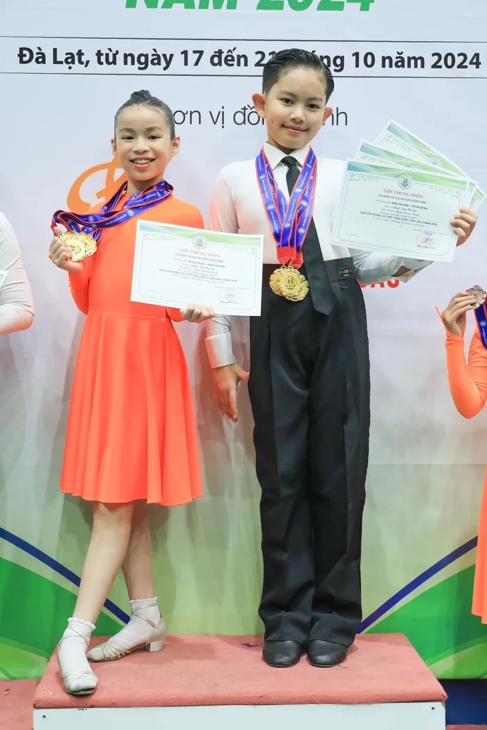 Tròn 10 tuổi, con trai Phan Hiển - Khánh Thi đã sở hữu khối tài sản “khủng”, ai cũng ngỡ ngàng- Ảnh 4.