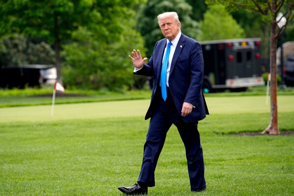 Căn bệnh Tổng thống Mỹ Donald Trump mắc nguy hiểm ra sao? Bác sĩ đưa ra cảnh báo- Ảnh 1.