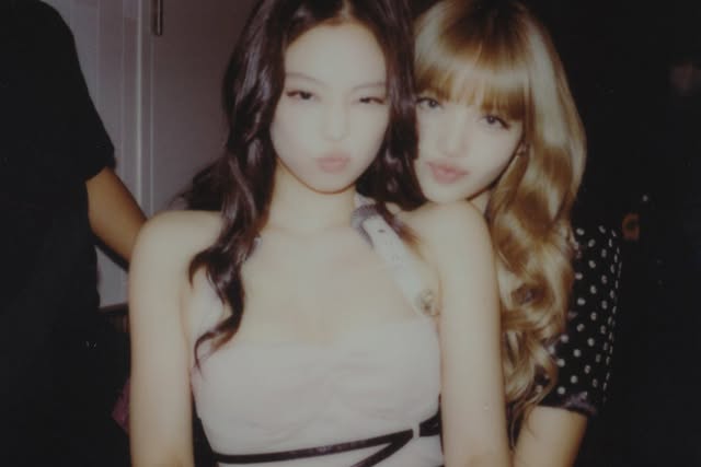 Jennie, Rosé (BLACKPINK) đăng ảnh nhạy cảm gì mà xóa trong một nốt nhạc?- Ảnh 2.