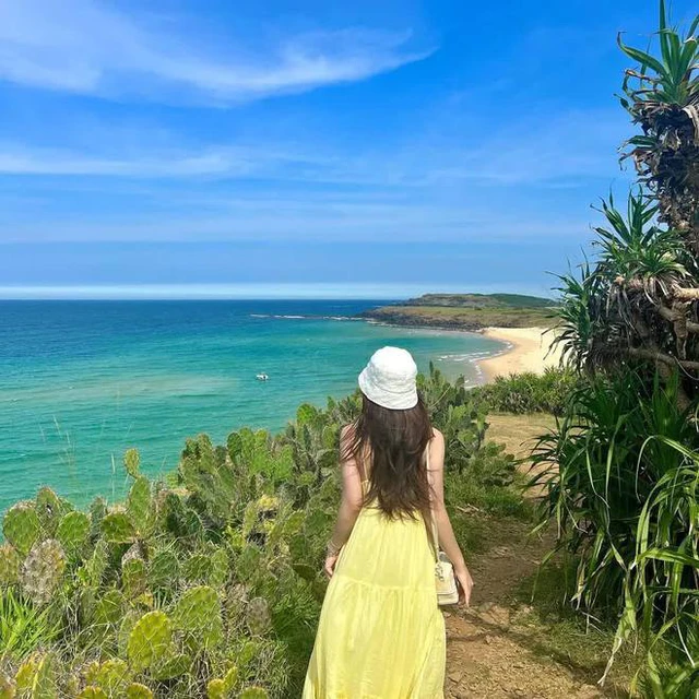 Không phải Phú Quốc hay Quảng Ninh, đây mới là địa điểm "biển xanh cát trắng nắng vàng" được ví như "top 1 Việt Nam", nhưng để lại nhiều tiếc nuối- Ảnh 4.