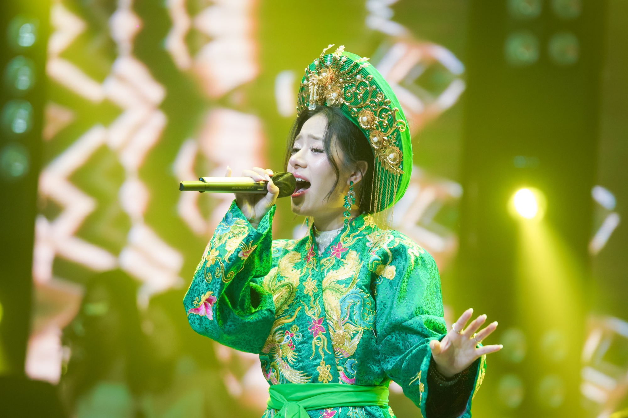 Sân khấu tốt nghiệp bùng nổ như concert của sinh viên ngành Thanh nhạc Trường Đại học Thăng Long- Ảnh 3.