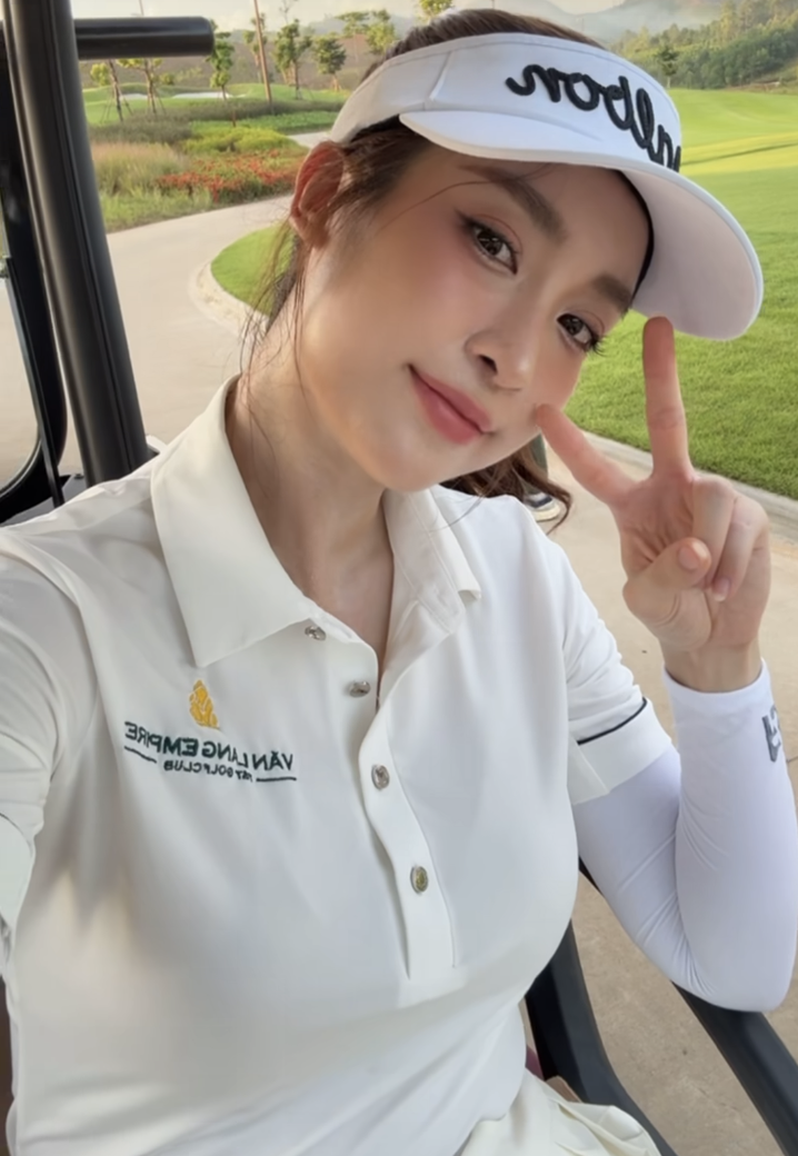 Đỗ Mỹ Linh khoe ảnh chơi môn thể thao quý tộc, nắng gắt cũng không làm lu mờ khí chất 