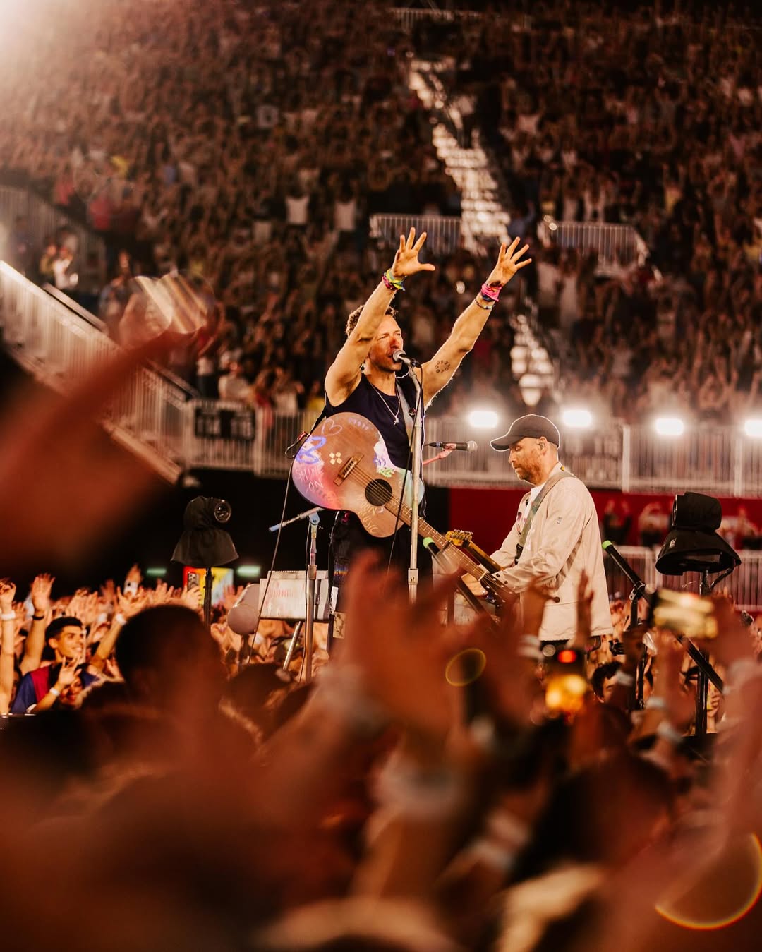 Vì sao giới tinh hoa cực mê xem concert Coldplay?- Ảnh 4.