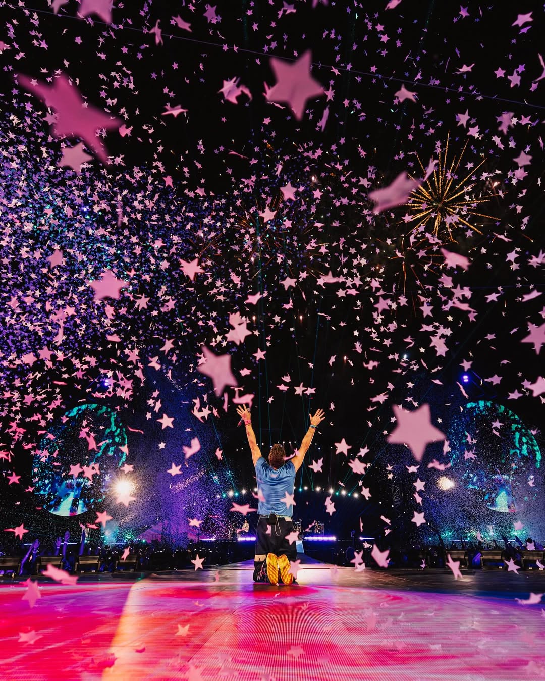 Vì sao giới tinh hoa cực mê xem concert Coldplay?- Ảnh 12.