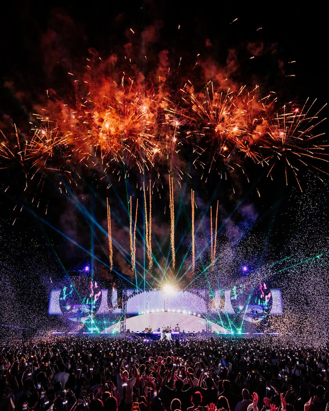Vì sao giới tinh hoa cực mê xem concert Coldplay?- Ảnh 3.