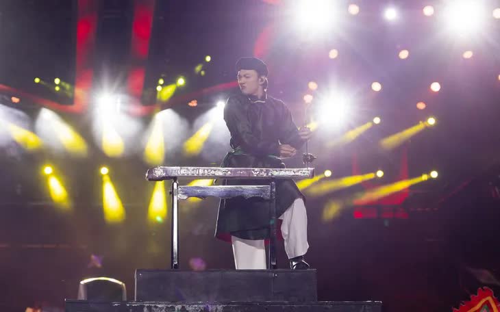 Soobin trong Concert Anh trai vượt ngàn chông gai
