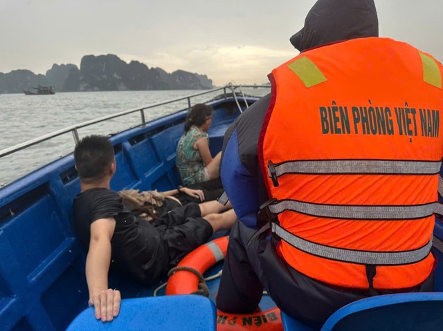Gia đình Hà Nội đi trên tàu bị lật, 3 người mất liên lạc: Đi tiếp Hạ Long sau chuyến du lịch cùng công ty- Ảnh 3.