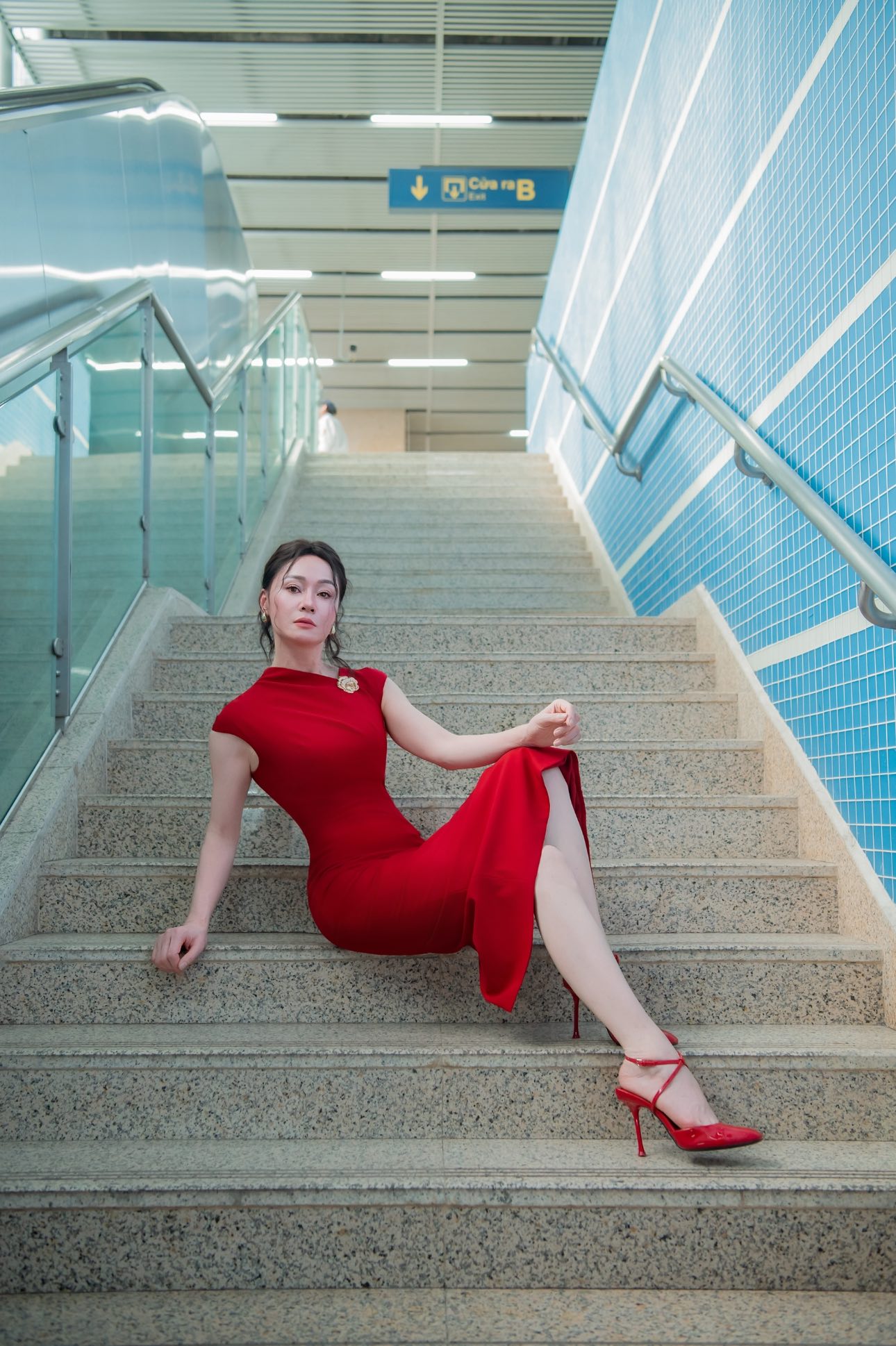 “Mẹ chồng Phương Oanh” thời trẻ đẹp sắc nước hương trời, U50 vẫn sở hữu vóc dáng nuột nà khó tin- Ảnh 4.