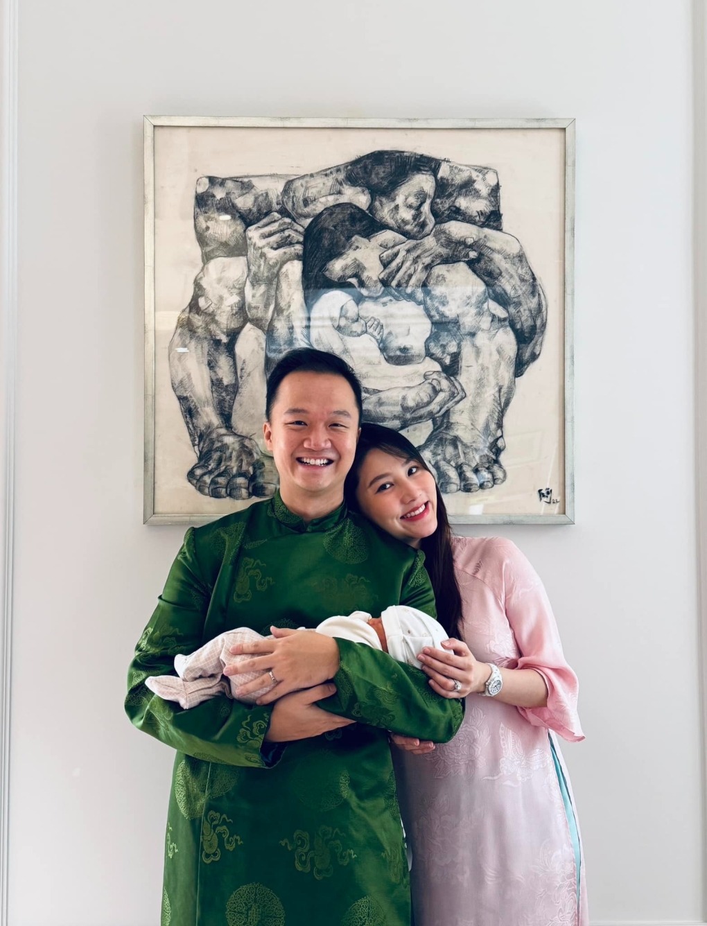 Sao nữ Vbiz “mang nguyên cả cái nhà” trong chuyến đi đầu tiên của con, bao mẹ bỉm sữa gật gù, đồng cảm- Ảnh 4.