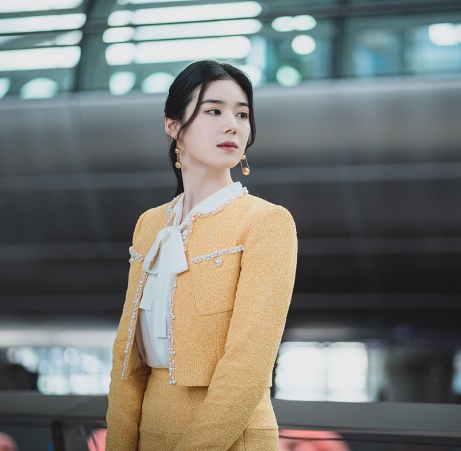 Mỹ nhân từng “át vía” Suzy gặp pha hớ hênh tại Rồng Xanh 2025- Ảnh 1.