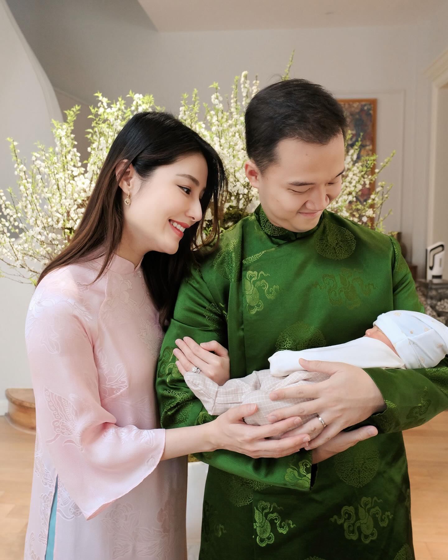 Phu nhân hào môn Vbiz bất ngờ công khai con trai đầu lòng- Ảnh 4.