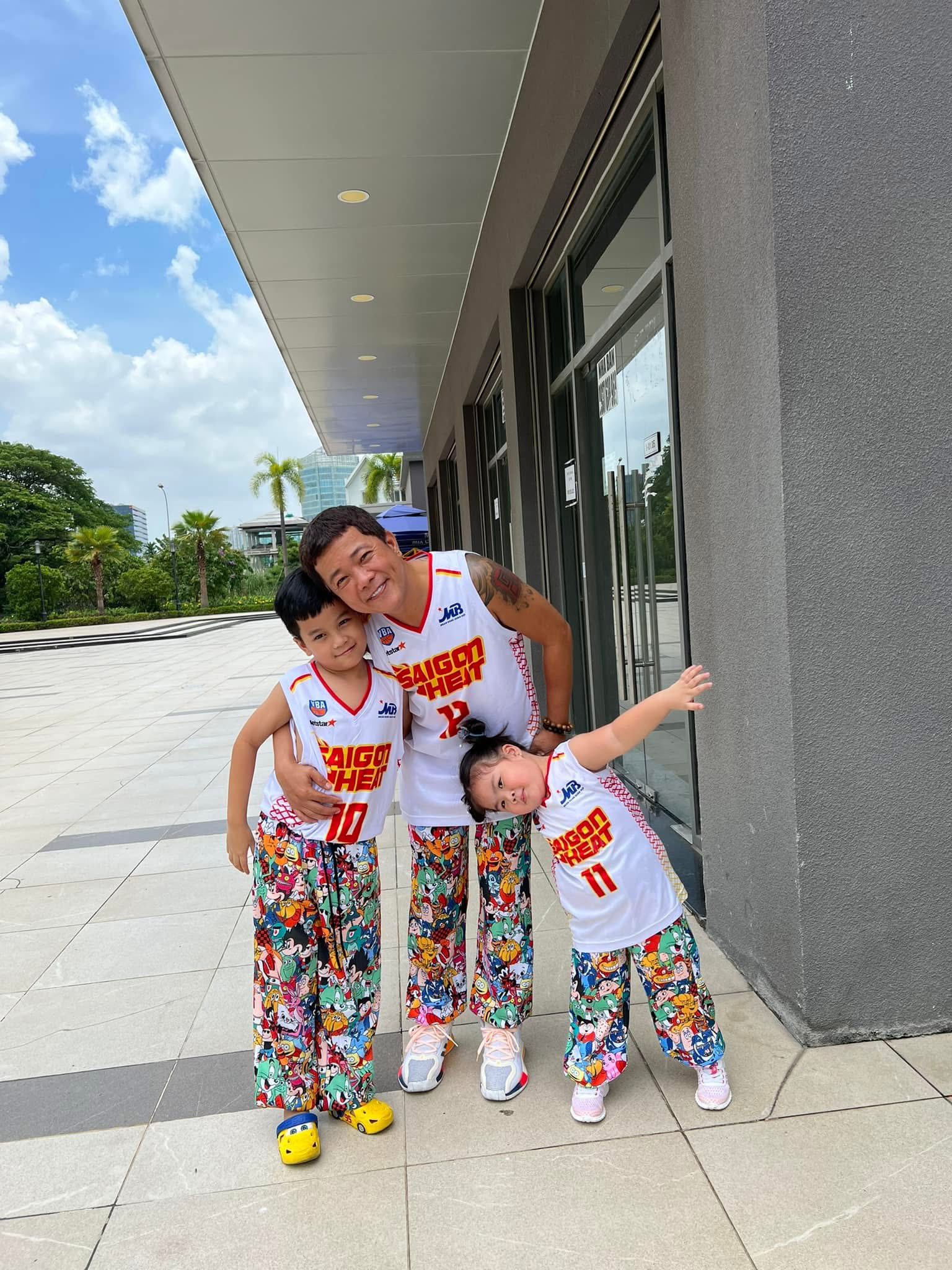 Cuộc sống của nam nghệ sĩ Việt sau 5 năm ly hôn: Dằn vặt vì con, phải lên tiếng về thông tin yêu 2 người- Ảnh 4. Cuộc sống của nam nghệ sĩ Việt sau 5 năm ly hôn: Dằn vặt vì con, phải lên tiếng về thông tin yêu 2 người- Ảnh 4.