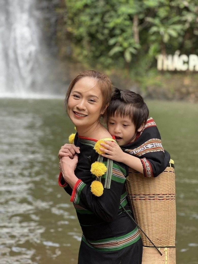Con trai 6 tuổi mới bập bé nói, vợ chồng Đức Thịnh - Thanh Thúy vẫn kiên trì làm điều này- Ảnh 6. Con trai 6 tuổi mới bập bé nói, vợ chồng Đức Thịnh - Thanh Thúy vẫn kiên trì làm điều này- Ảnh 6.