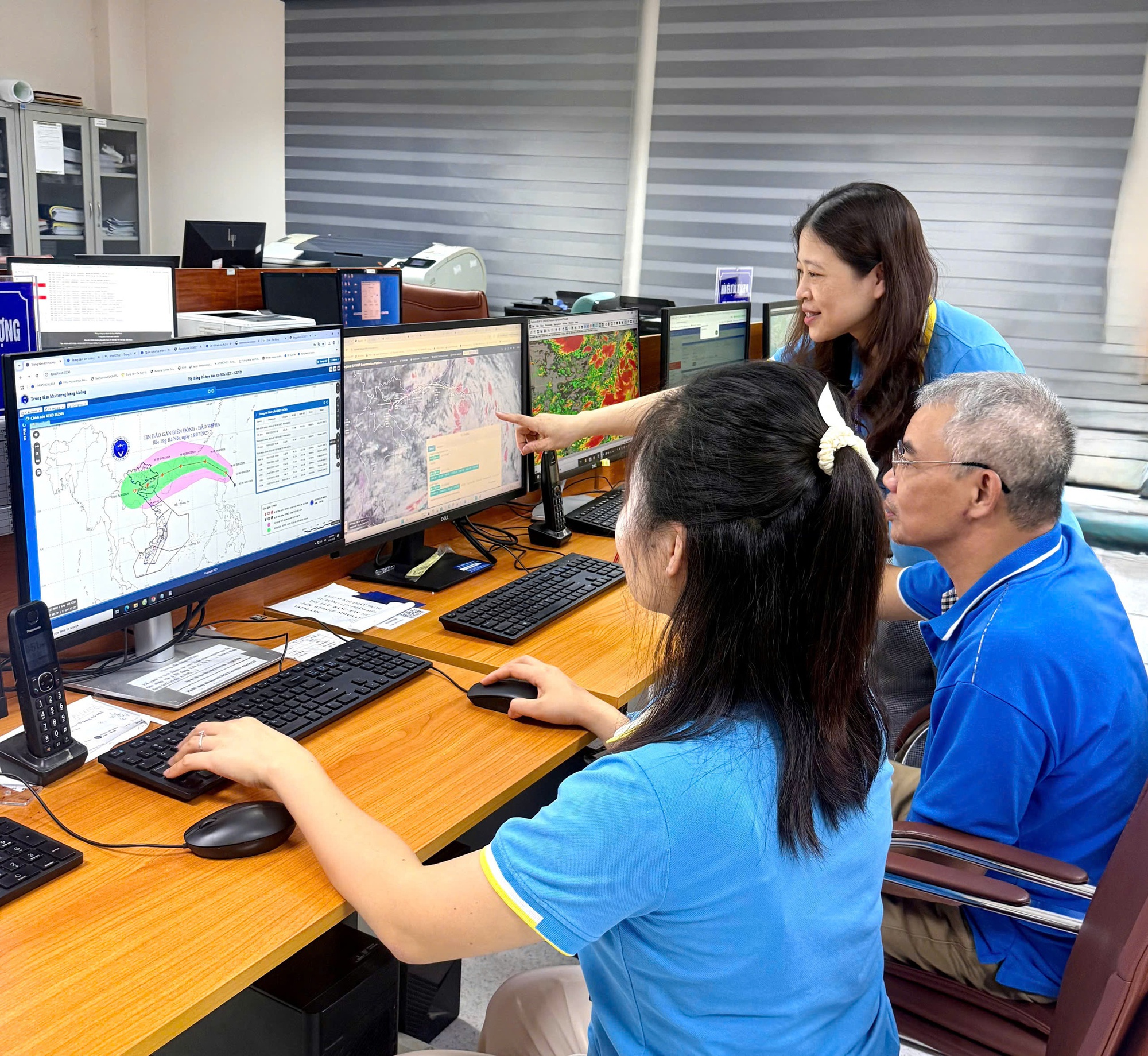 Bão Wipha tiếp tục mạnh lên, quản lý bay họp khẩn- Ảnh 2.