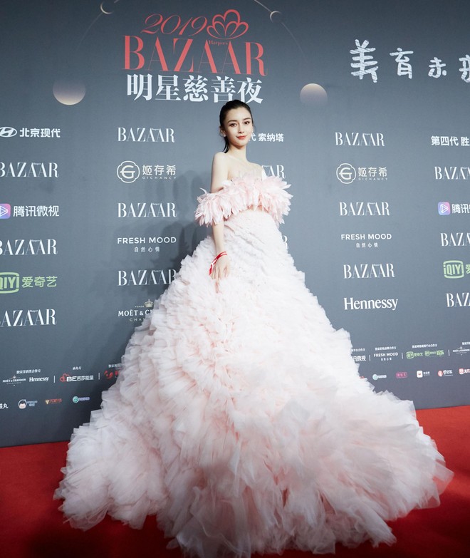 Angelababy: Từ mẫu teen thành nàng thơ Dior, biểu tượng nhan sắc vượt thị phi và lần trở lại ngoạn mục hậu "phong sát"- Ảnh 12.