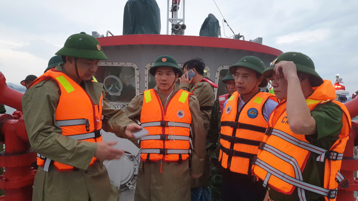 Hình ảnh mới nhất tại hiện trường vụ lật tàu thương tâm trên vịnh Hạ Long- Ảnh 17.