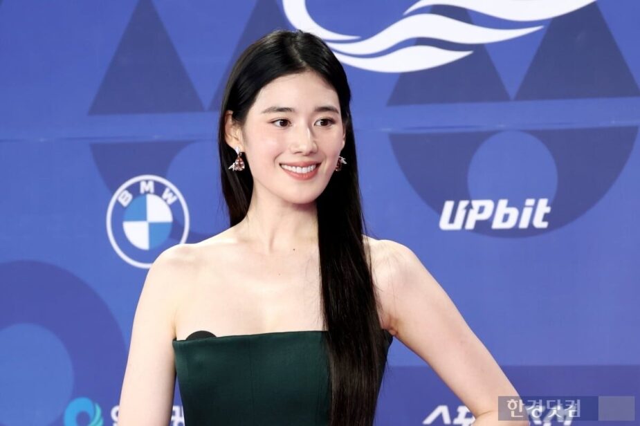 Mỹ nhân từng “át vía” Suzy gặp pha hớ hênh tại Rồng Xanh 2025- Ảnh 3.