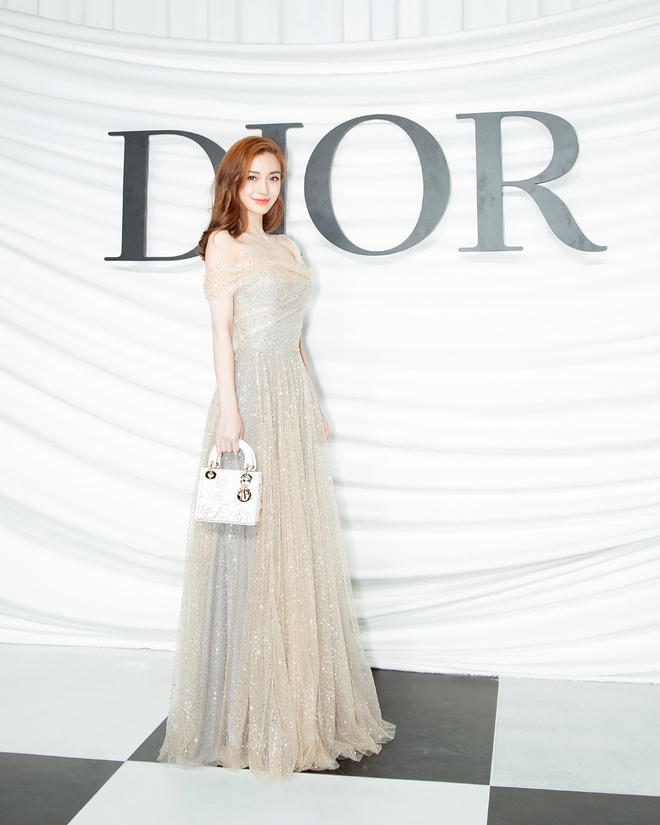 Angelababy: Từ mẫu teen thành nàng thơ Dior, biểu tượng nhan sắc vượt thị phi và lần trở lại ngoạn mục hậu "phong sát"- Ảnh 8.