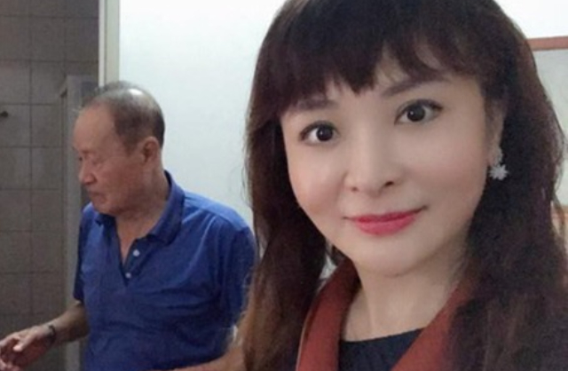Nữ diễn viên khóc nghẹn bắt quả tang chồng có hành vi vụng trộm 