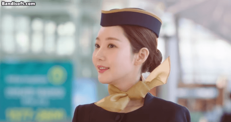 Tìm đâu được nữ tiếp viên hàng không đẹp cỡ này: Visual mướt mượt ngắm khó rời mắt, netizen rần rần thả tim không kịp- Ảnh 1.