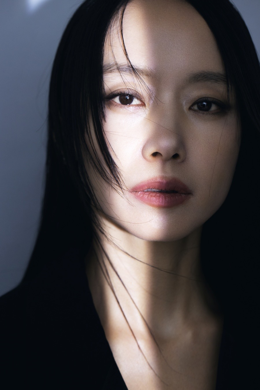 Minh tinh 52 tuổi hot nhất Rồng Xanh, khiến Lee Byung Hun đứng hình- Ảnh 7.