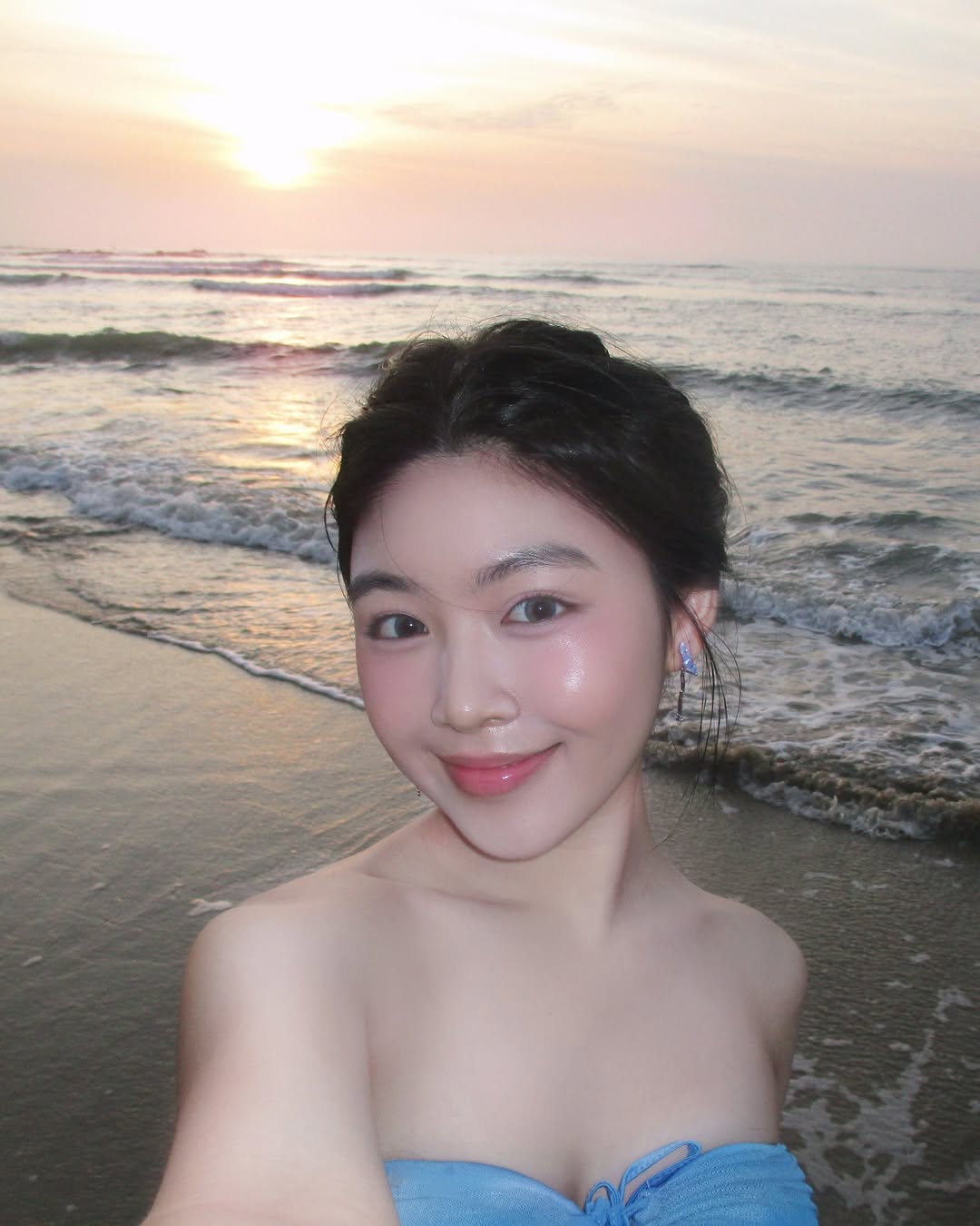 Ngắm tủ đồ cuả 2 ái nữ nhà Quyền Linh: Cô chị là 