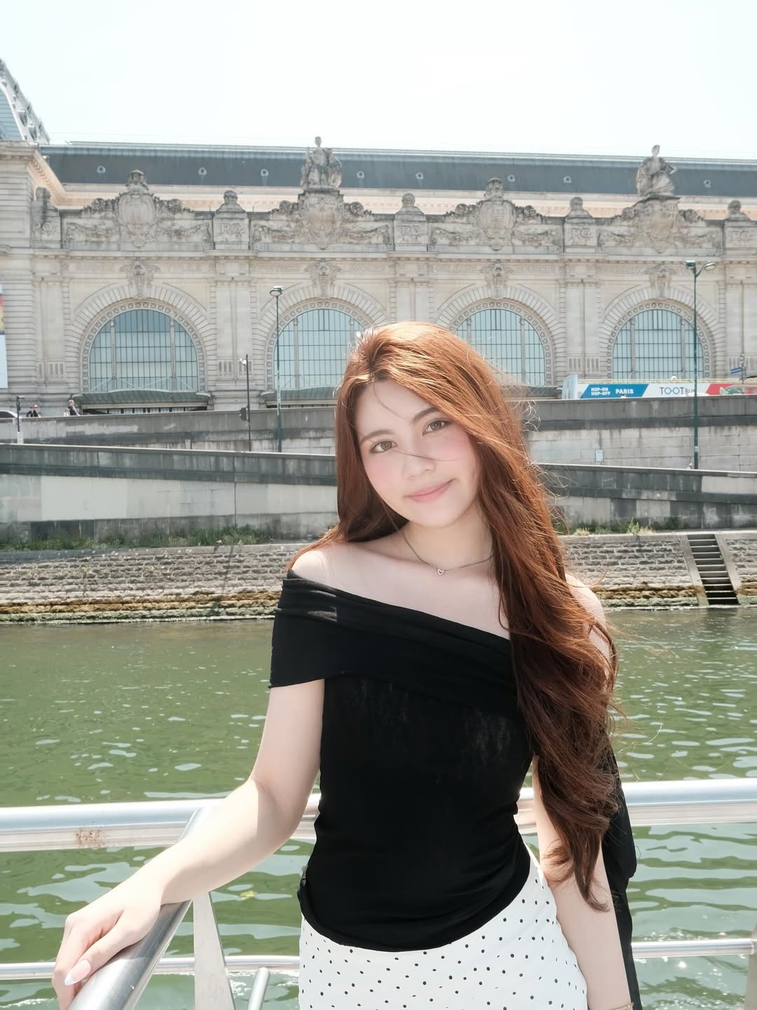 Ngắm tủ đồ cuả 2 ái nữ nhà Quyền Linh: Cô chị là 