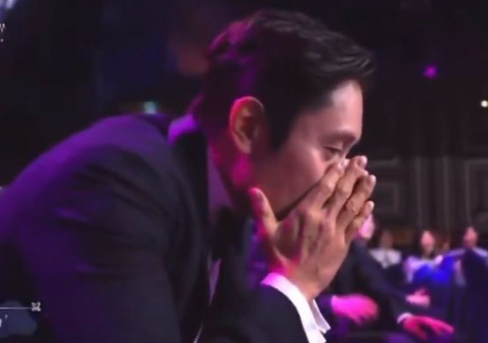 Drama căng nhất Hàn Quốc lúc này: Lee Byung Hun bị đem ra làm trò cười trên sóng trực tiếp, netizen phẫn nộ “vô duyên vừa thôi”- Ảnh 5. Drama căng nhất Hàn Quốc lúc này: Lee Byung Hun bị đem ra làm trò cười trên sóng trực tiếp, netizen phẫn nộ “vô duyên vừa thôi”- Ảnh 5.