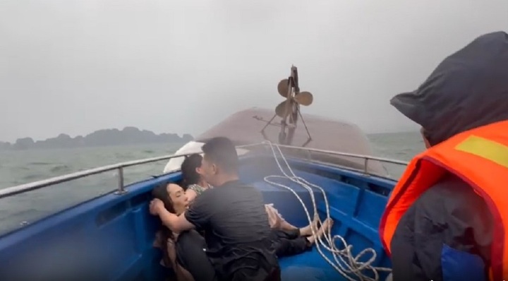 Hình ảnh mới nhất tại hiện trường vụ lật tàu thương tâm trên vịnh Hạ Long- Ảnh 12.