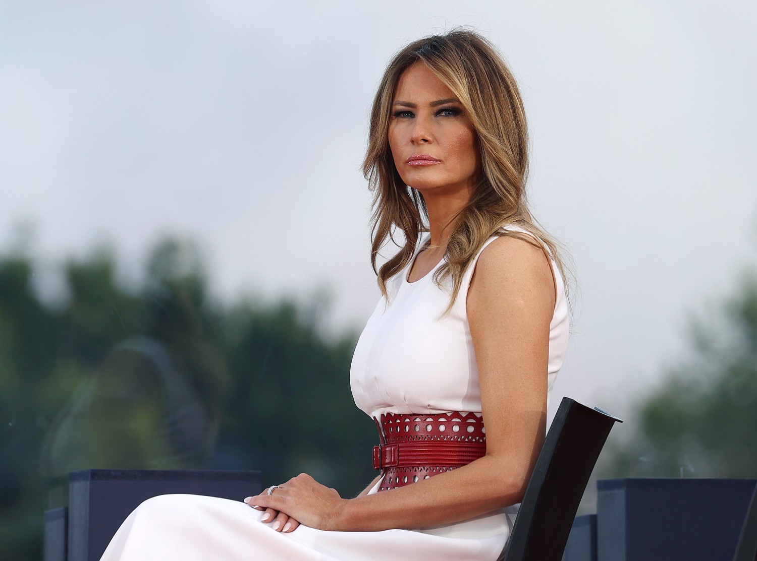 Đệ nhất phu nhân Melania Trump gần như không già đi trong 20 năm: U60 vẫn có làn da mịn mướt, nhìn thực đơn ăn uống mới thấy toàn "bom tấn" về dinh dưỡng- Ảnh 1.
