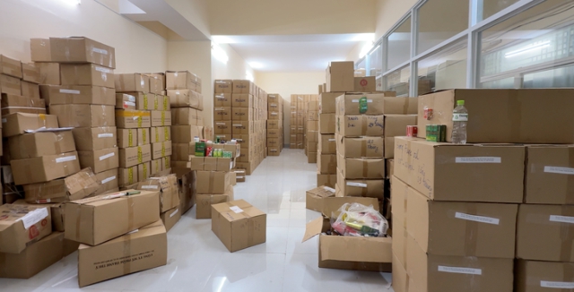 Cận cảnh quy trình sản xuất làm giả gần 70.000 chai 