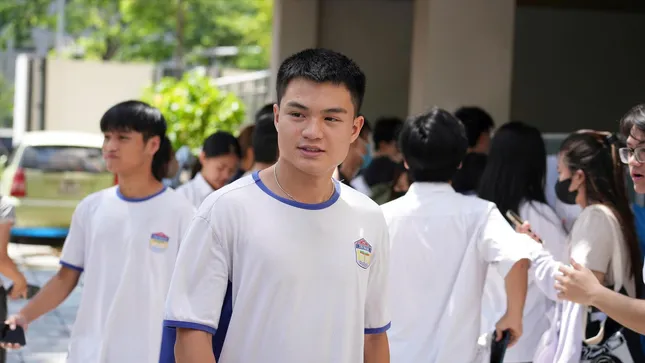 Vì sao ra đề thi khó như "lên trời"?- Ảnh 1.
