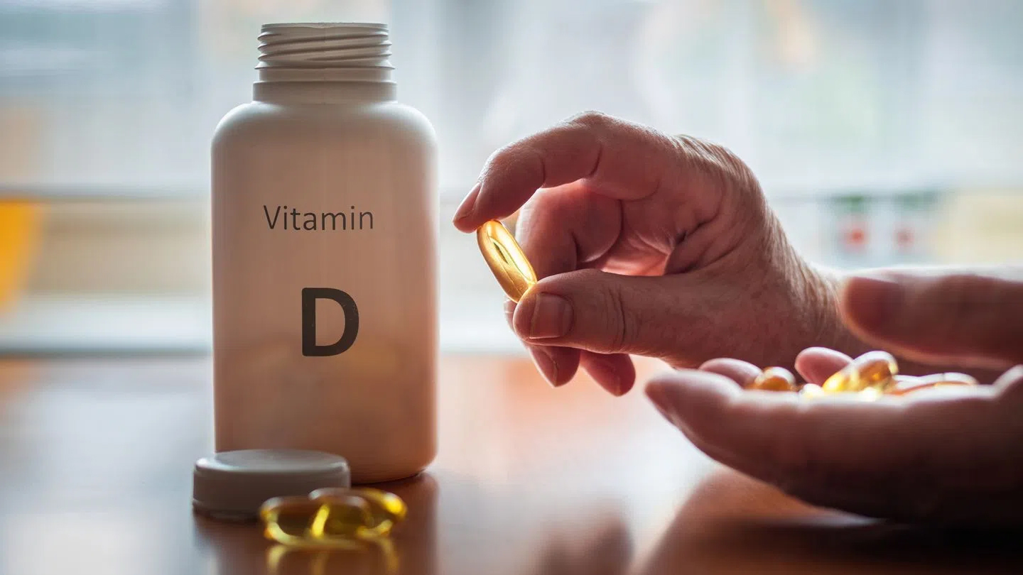 Có nên tiếp tục uống vitamin D vào mùa hè không? Đây là những gì chuyên gia muốn bạn biết- Ảnh 3.