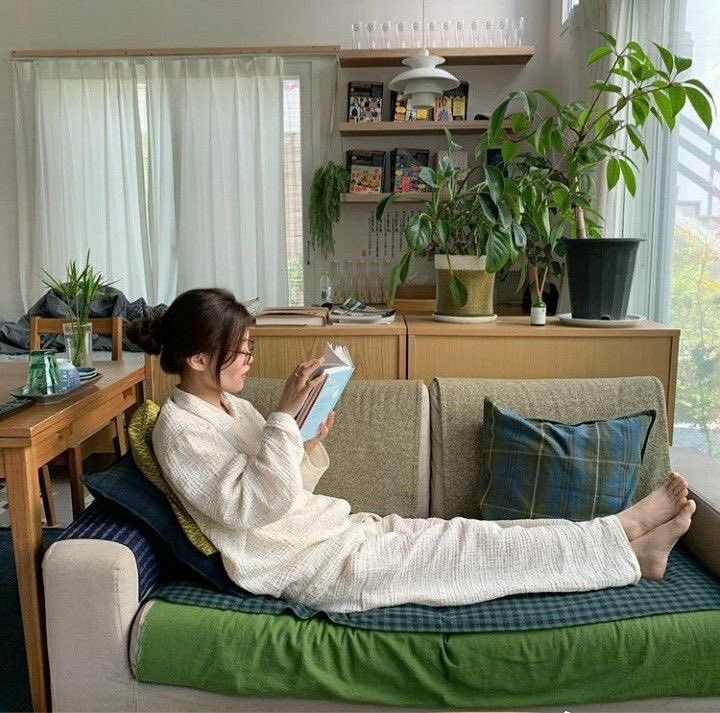Tôi từng cảm thấy cuộc sống ngột ngạt - cho đến khi dọn sạch căn phòng và thấy lòng mình cũng thoáng theo- Ảnh 2.