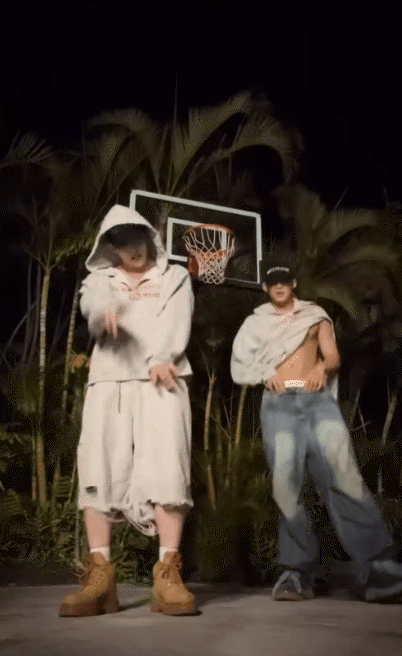 Mỹ nam hot nhất Kpop khoe body gây sốc: 1 tiếng 7.7 triệu lượt xem!- Ảnh 1.