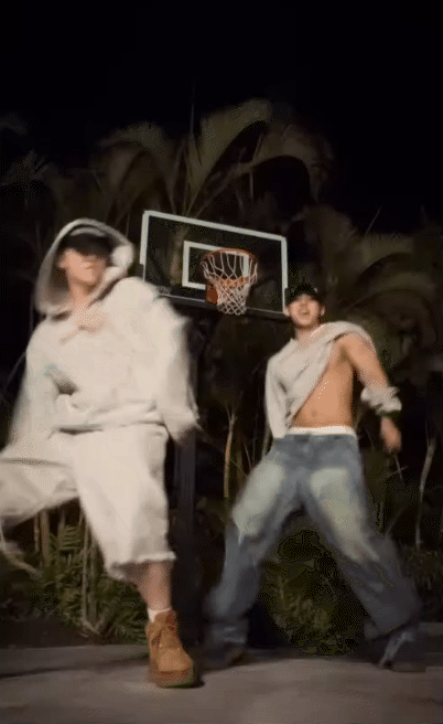 Mỹ nam hot nhất Kpop khoe body gây sốc: 1 tiếng 7.7 triệu lượt xem!- Ảnh 2.