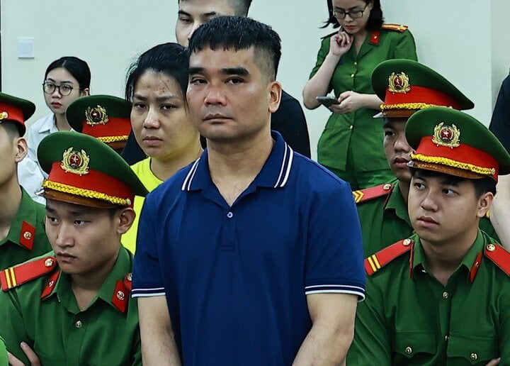 Tuyên án tử hình cựu cán bộ công an lái ô tô biển xanh chở ma túy giúp "bà trùm"- Ảnh 1.