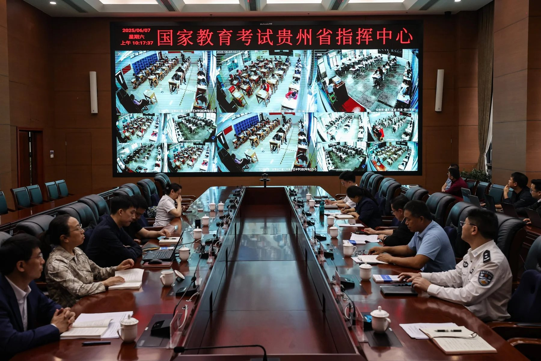 Bi hài ở Trung Quốc: Viết bài hay quá bị vu oan là nhờ AI, sinh viên phải "cố viết dở" mới được tốt nghiệp- Ảnh 1.