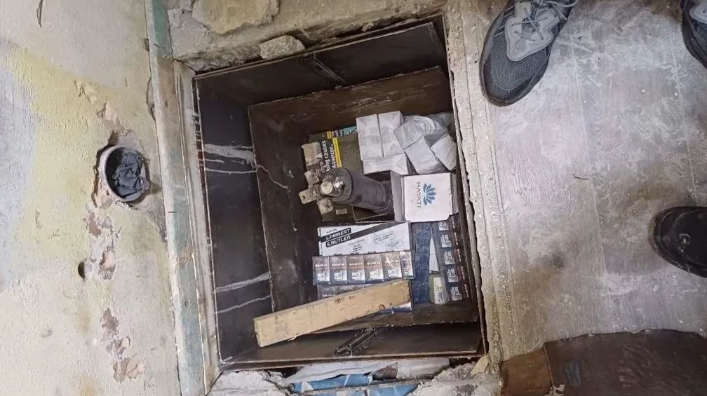 Kiểm tra bí mật 1 cửa hàng, phát hiện lượng lớn hàng giả, hàng bất hợp pháp dưới toilet: Tòa án vào cuộc- Ảnh 3.