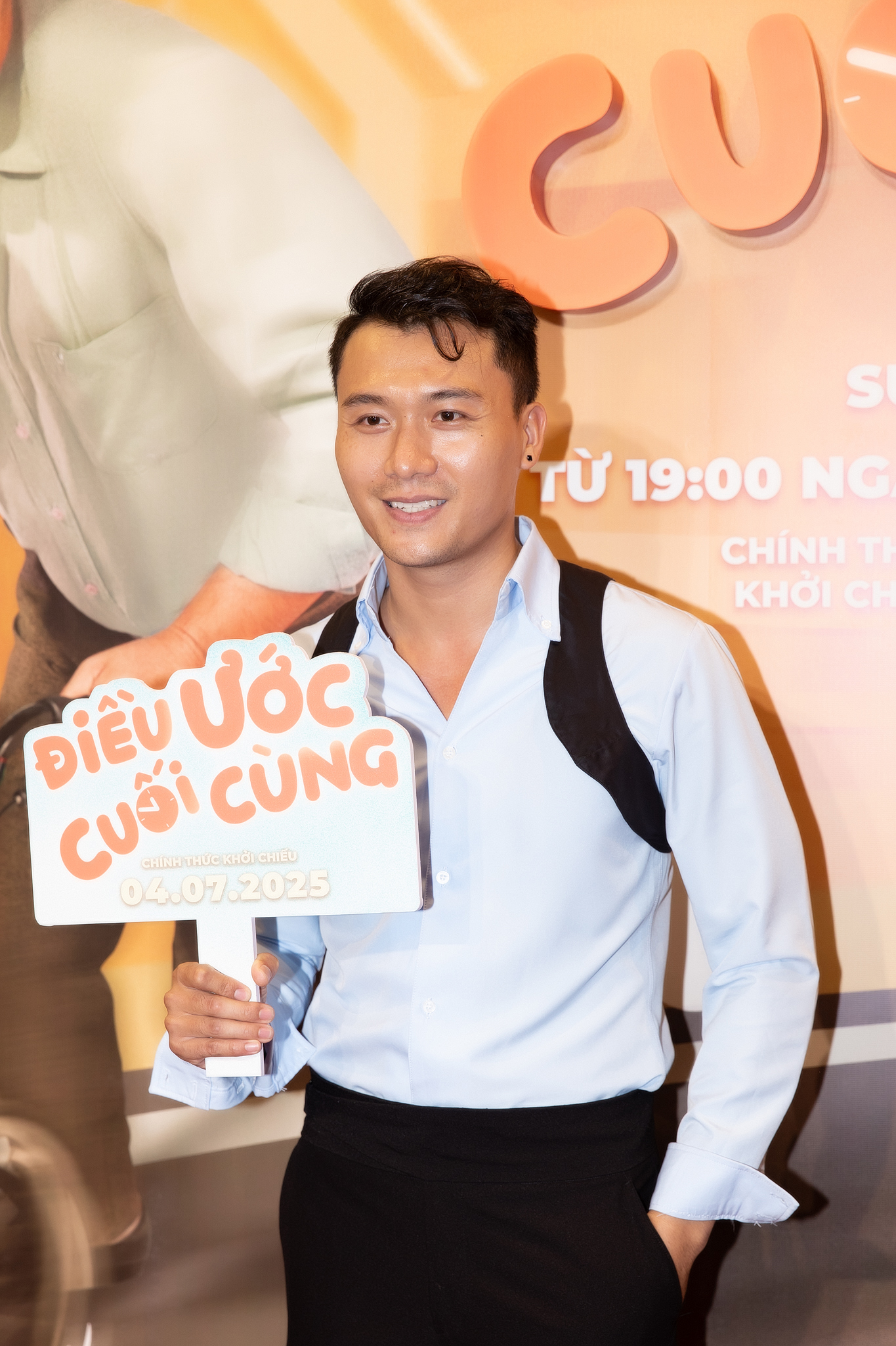 Clip hot: Mỹ nhân Vbiz xách váy trên thảm đỏ mà tưởng đại minh tinh đi catwalk, thần thái này không thi Hoa hậu quá phí- Ảnh 13.