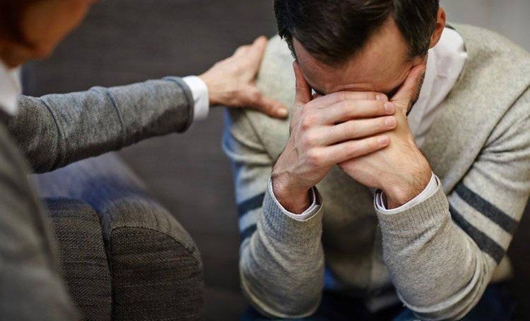 Tại sao nhiều người đàn ông luôn cảm thấy mình KÉM CỎI và không xứng đáng: Giải mã tâm lý học- Ảnh 1.