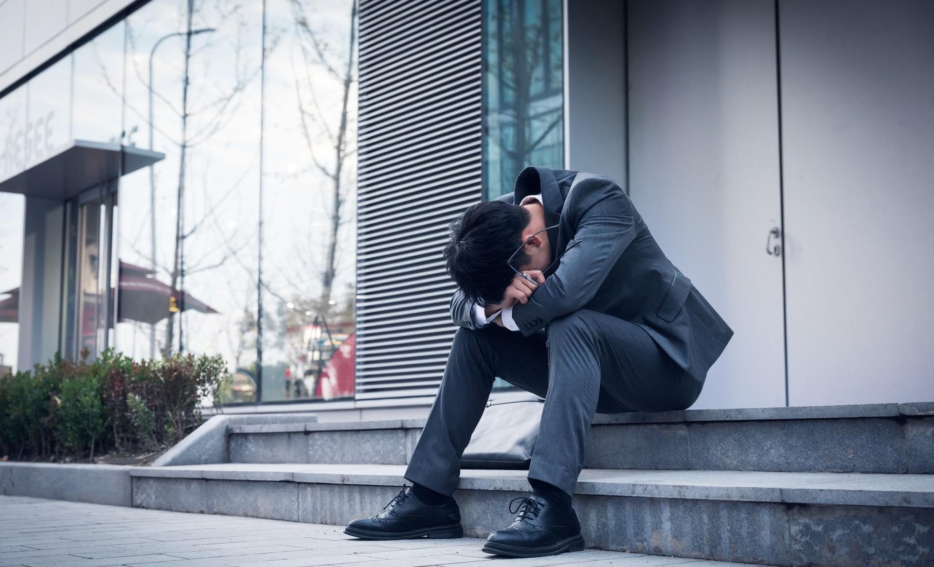 Tại sao nhiều người đàn ông luôn cảm thấy mình KÉM CỎI và không xứng đáng: Giải mã tâm lý học- Ảnh 3.