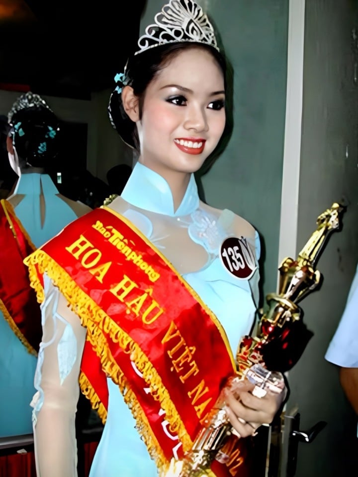 Hoa hậu Việt Nam "bí ẩn" nhất showbiz, từng đăng quang năm 17 tuổi giờ ra sao?- Ảnh 1.