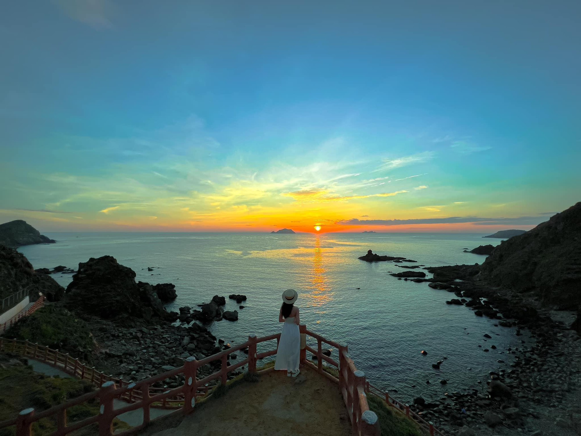 2 tỉnh vừa sáp nhập có voi lẫn cá voi khiến du khách muốn đăng ký tour ngay lập tức- Ảnh 1.