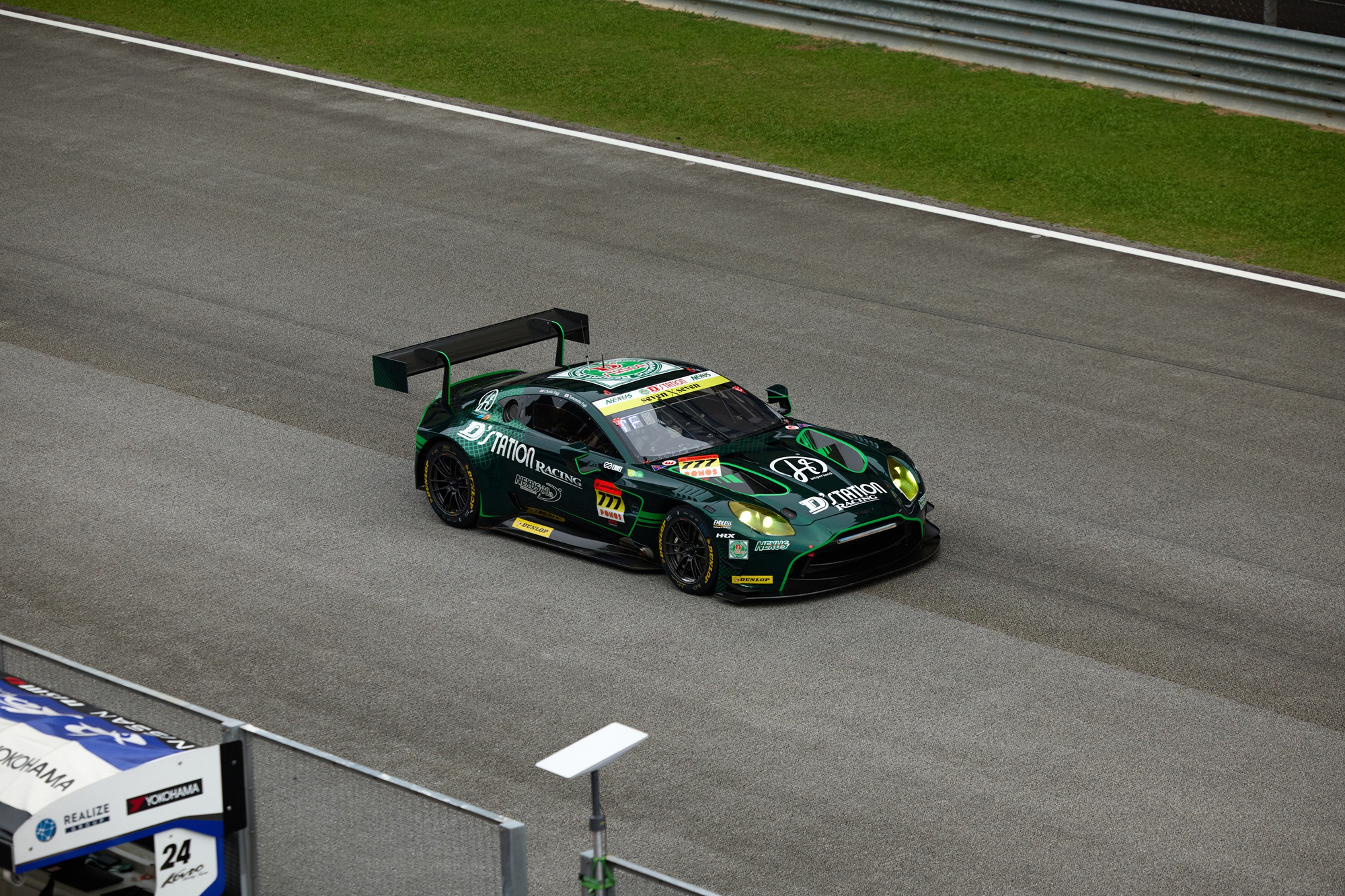 Lần đầu đặt chân đến SUPER GT tại Sepang: Mãn nhãn với dàn xe nét căng và những pha drift đầy mê hoặc!- Ảnh 16. Lần đầu đặt chân đến SUPER GT tại Sepang: Mãn nhãn với dàn xe nét căng và những pha drift đầy mê hoặc!- Ảnh 16.